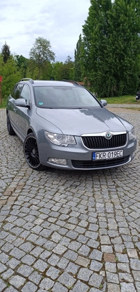 Skoda Superb cena 29999 przebieg: 299000, rok produkcji 2010 z Gubin małe 352